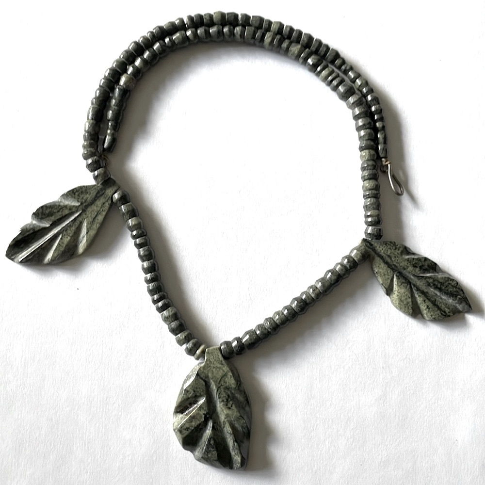 Vintage Carved Moss Agate Leaf stone Pendant Necklace handmade